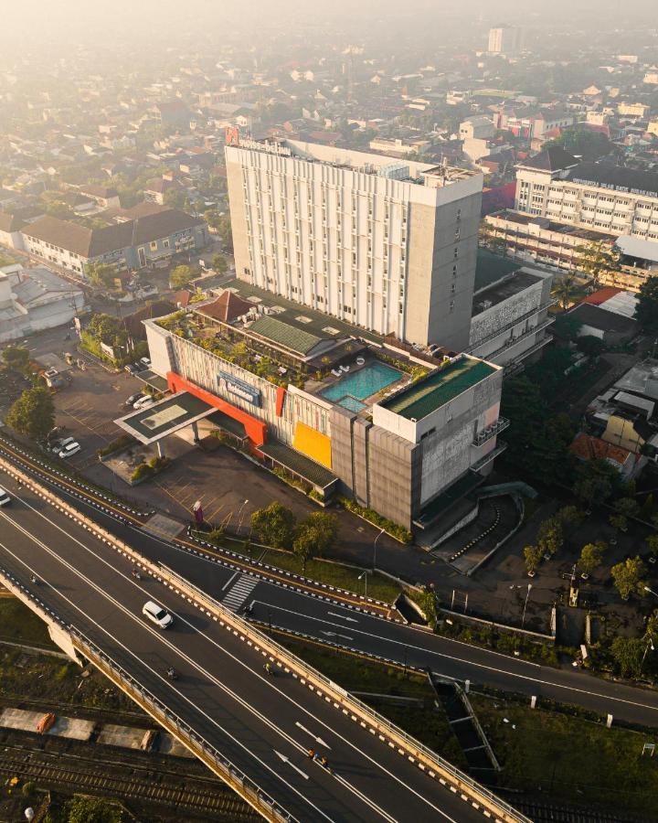 Swiss-Belinn Saripetojo Solo Buitenkant foto