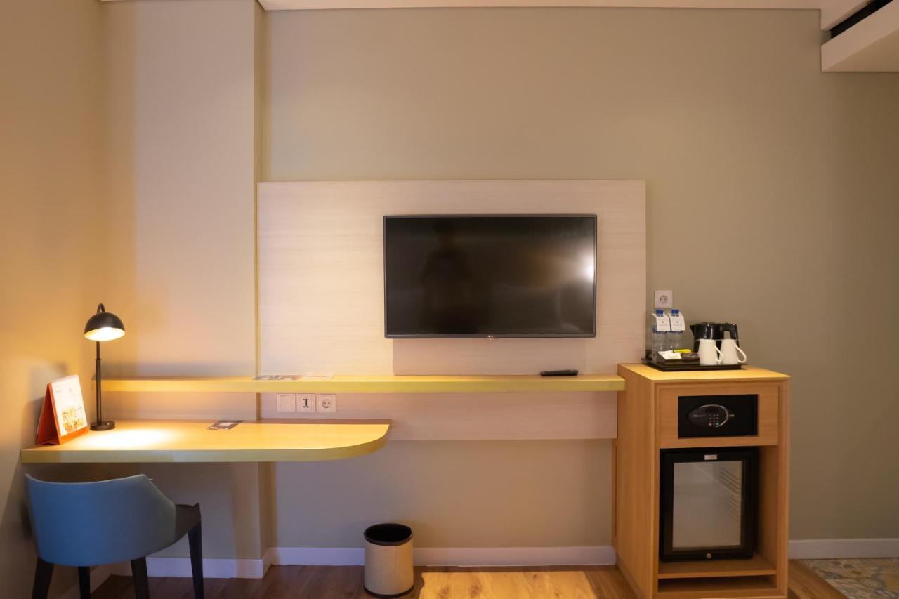 Swiss-Belinn Saripetojo Solo Buitenkant foto