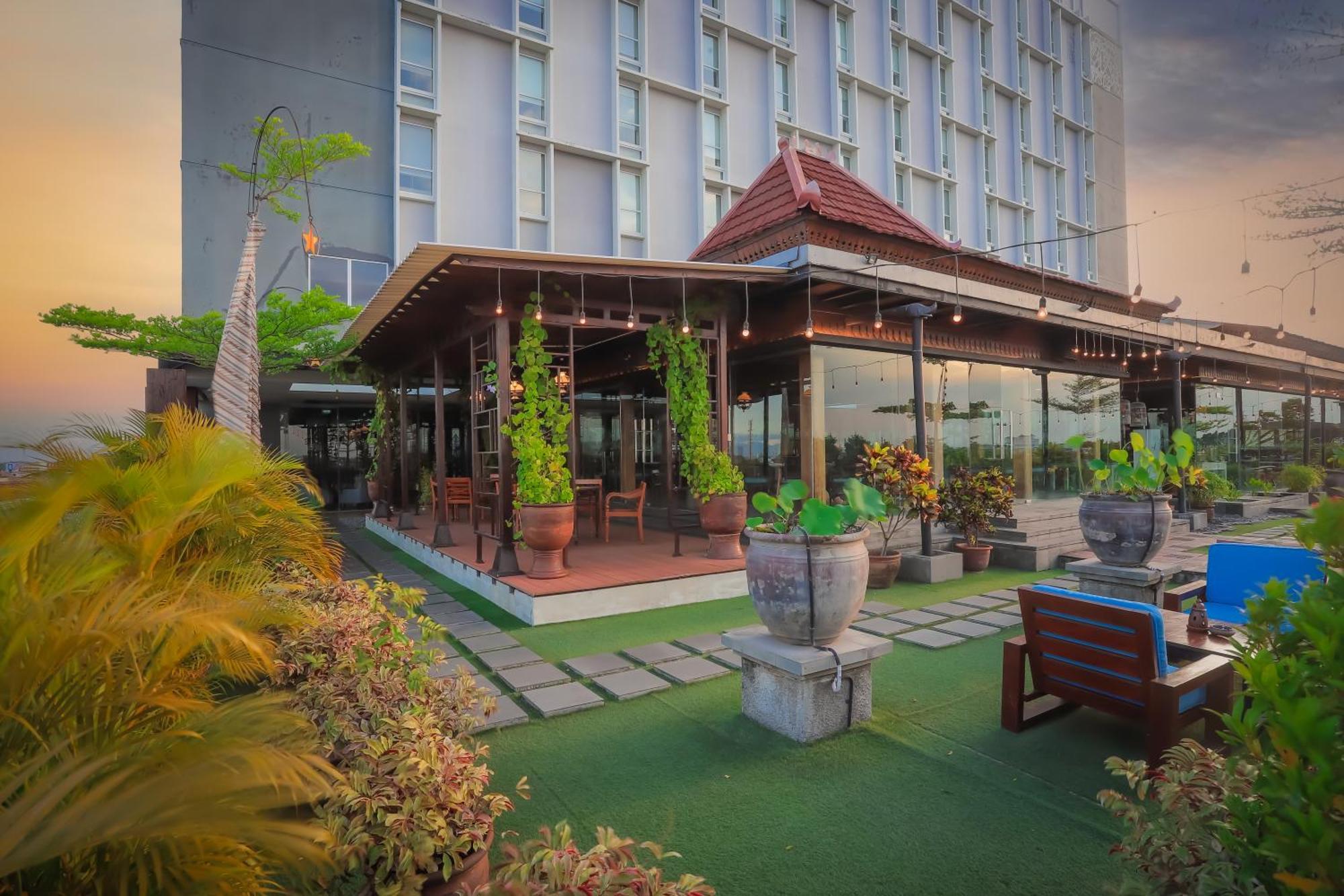 Swiss-Belinn Saripetojo Solo Buitenkant foto