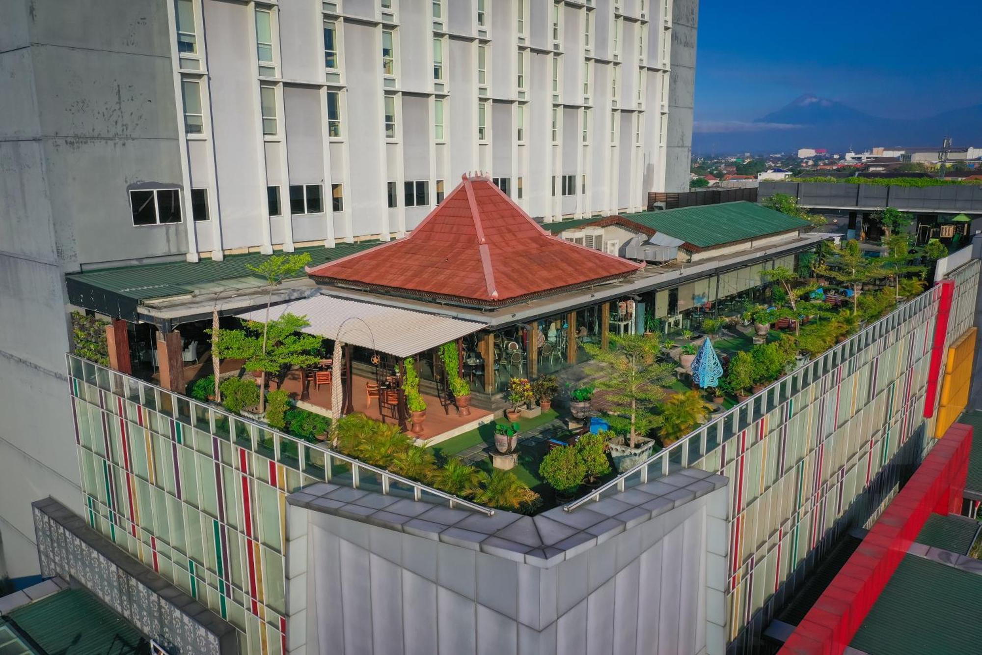 Swiss-Belinn Saripetojo Solo Buitenkant foto